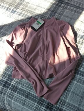 Nike Women's Mauve Pink Training Jacket - Zip Closure